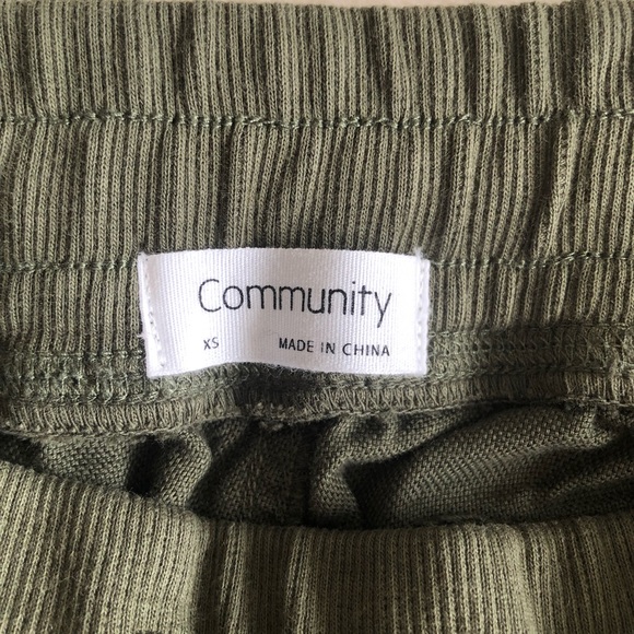 SOLD Aritzia Community Cebu Cargo Pants Green - Picture 6 of 12